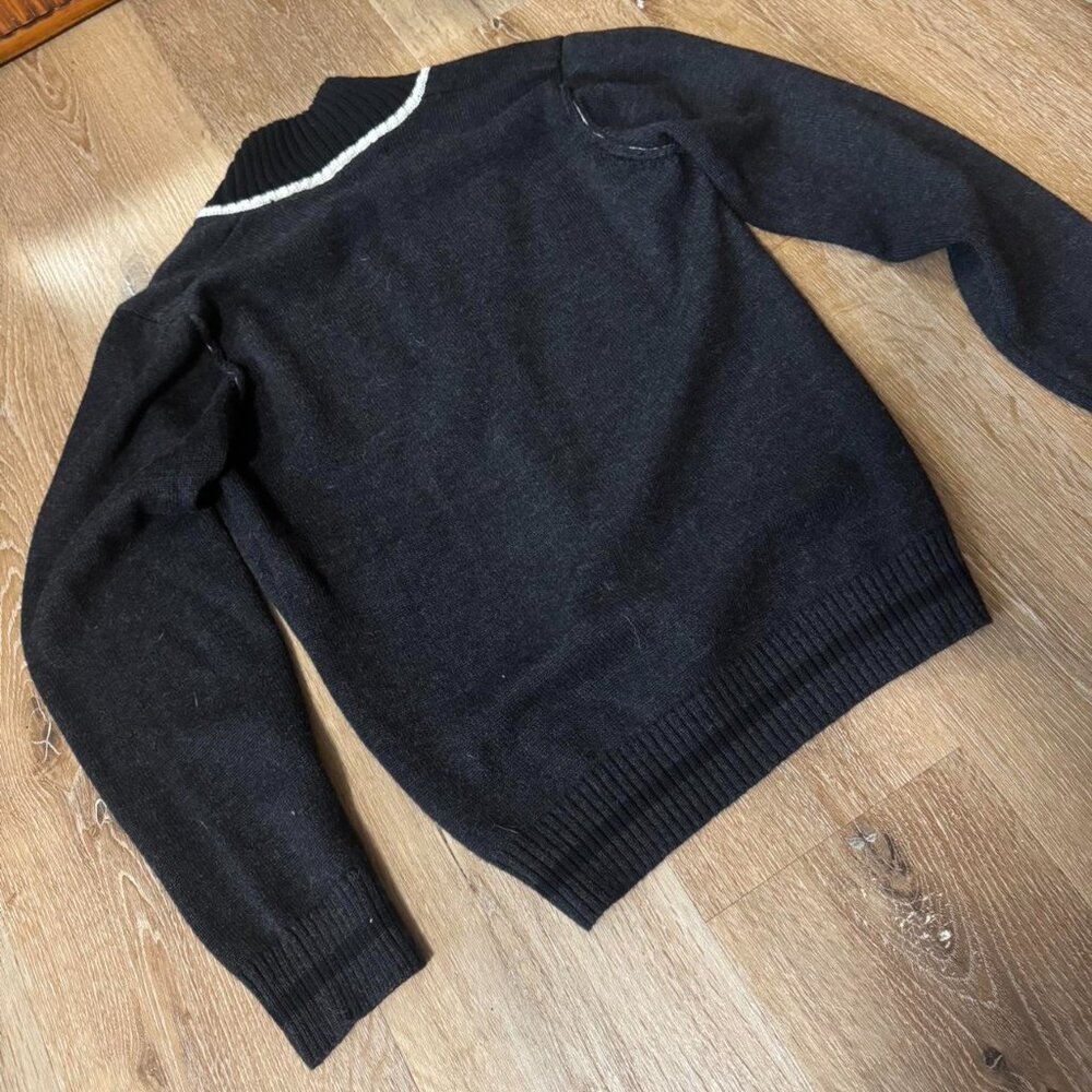 Imperial Made in Italy Wool‎ Blend V-Neck Charcoal Gray and white - Picture 5 of 5